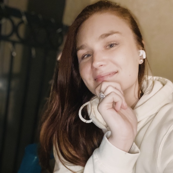 Meet your Posher, Michaela - Picture 1 of 1